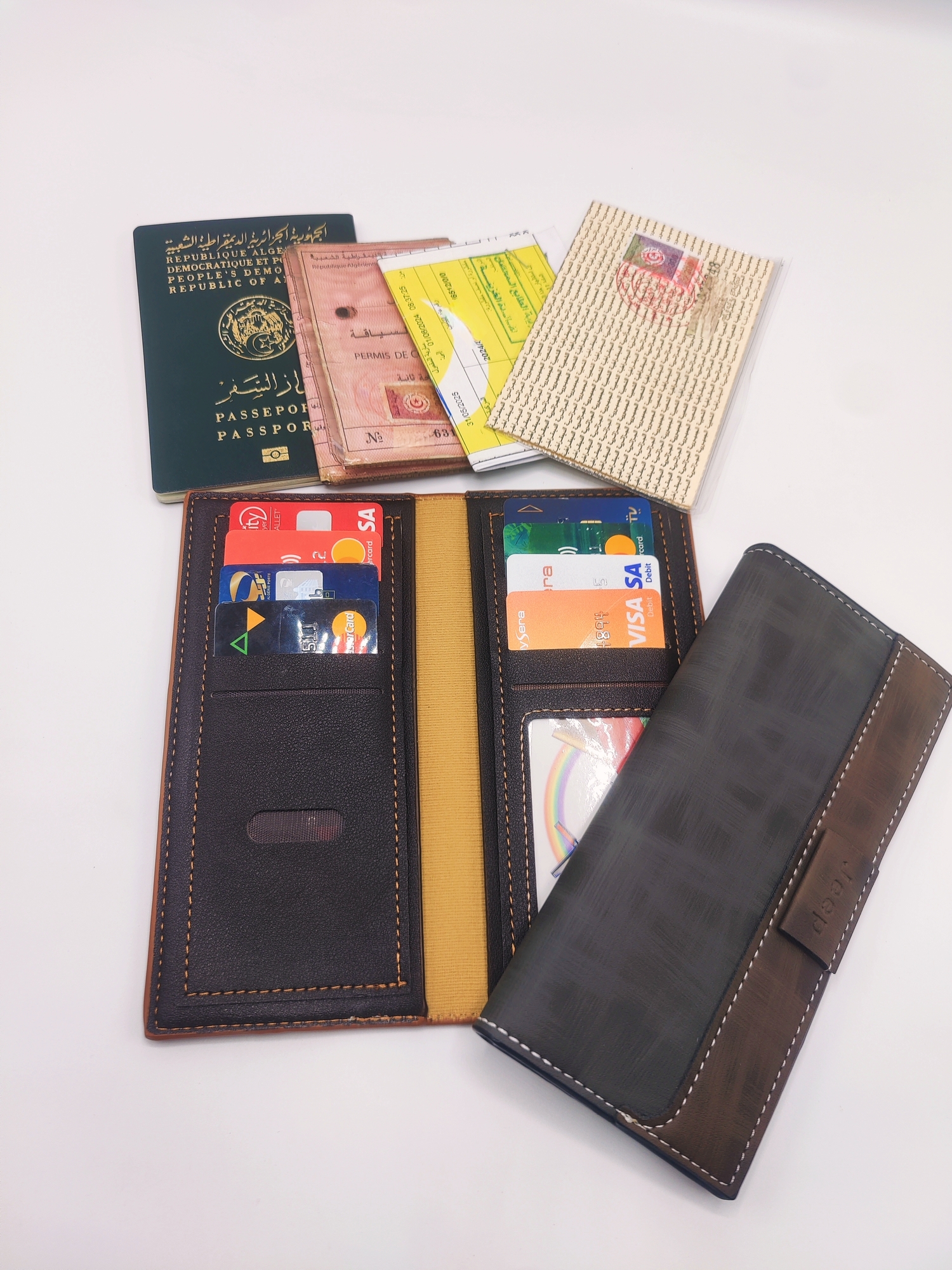 حامل البطاقات و النقود و اوراق السيارة